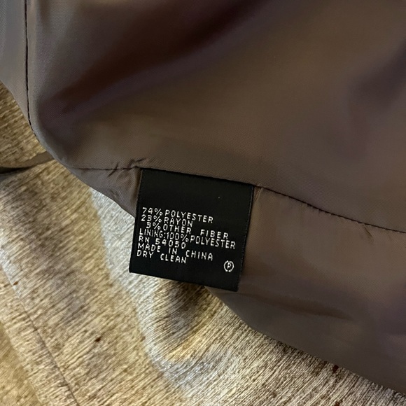 Kasper 3-piece lined light brown skirt suit. Size 12. Slightly worn. $40 - Picture 4 of 6